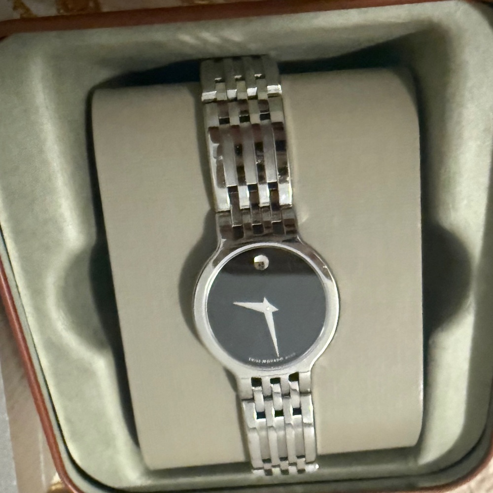 MOVADO ESPERANZA MUSEUM DIAL WOMEN'S WATCH - LIKE NEW